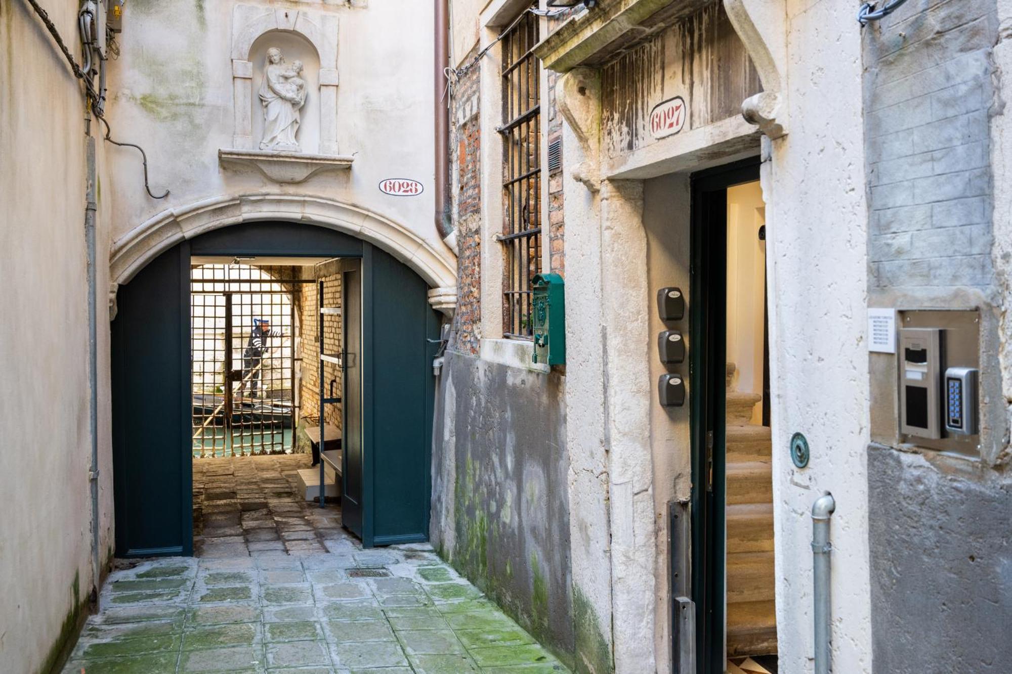Palazzo Miracoli Apartments Venecia Exterior foto